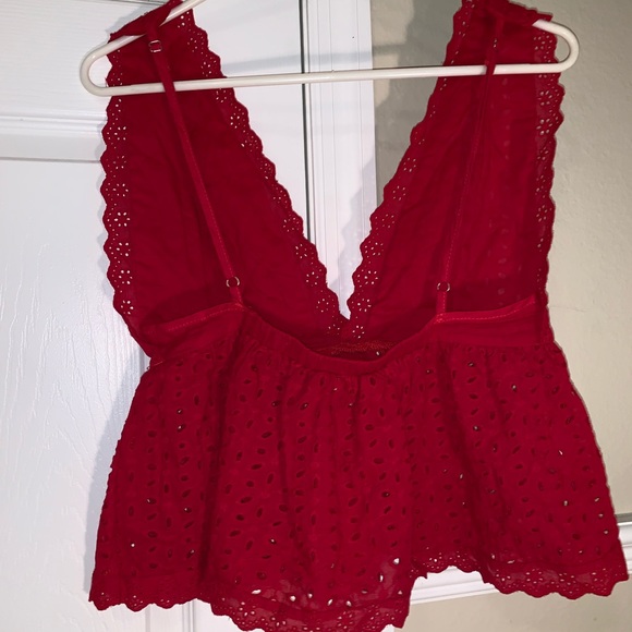 Red tank top - Picture 2 of 2